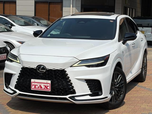 Lexus RX 2023 — фото автомобиля 1