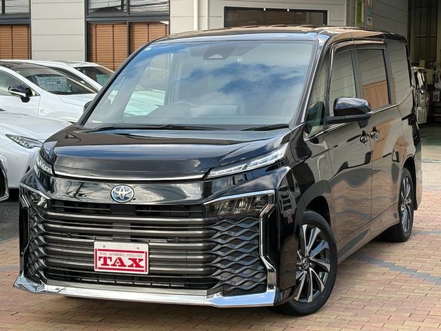 Toyota VOXY 2023 — фото автомобиля 1