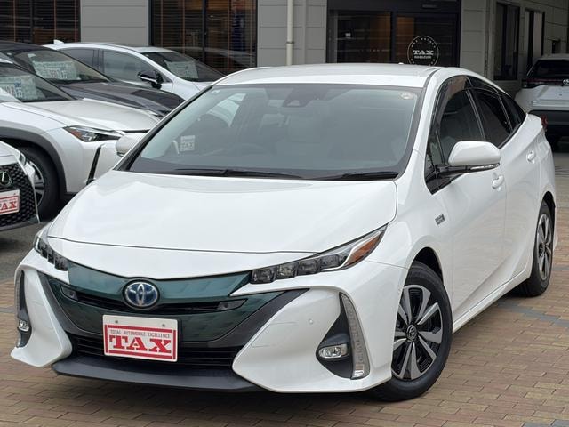 Toyota PRIUS PHV 2017 — фото автомобиля 1