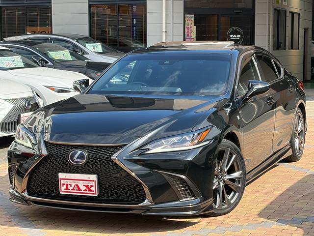 Lexus ES 2019 — фото автомобиля