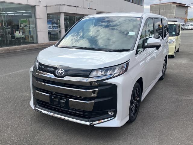 Toyota NOAH 2025 — фото автомобиля 1