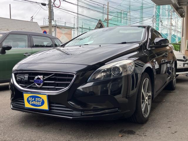 Volvo V40 2016 — фото автомобиля 1