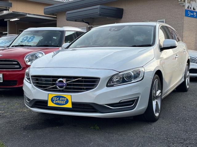Volvo V60 2018 — фото автомобиля 1