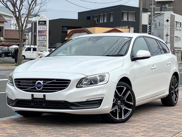 Volvo V60 2017 — фото автомобиля 1