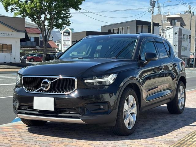 Volvo XC40 2019 — фото автомобиля 1