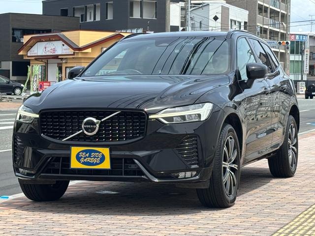 Volvo XC60 2021 — фото автомобиля 1