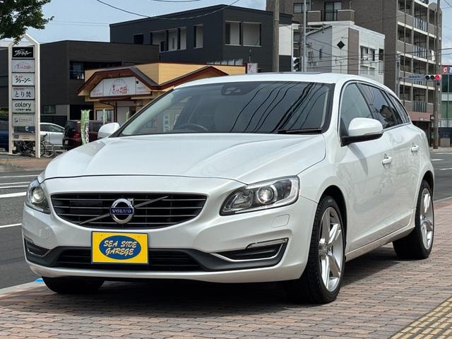 Volvo V60 2017 — фото автомобиля