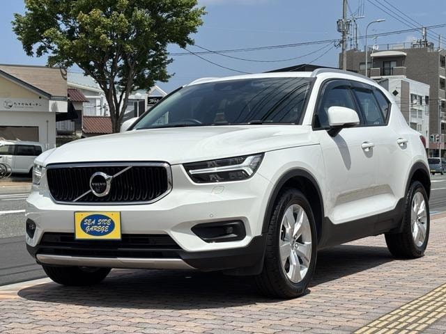 Volvo XC40 2019 — фото автомобиля 1