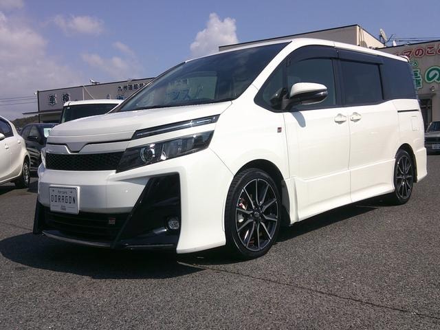 Toyota VOXY 2019 — фото автомобиля 1