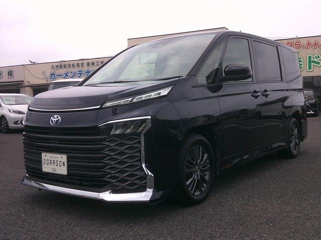 Toyota VOXY 2022 — фото автомобиля 1