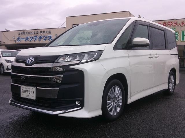 Toyota NOAH 2023 — фото автомобиля 1