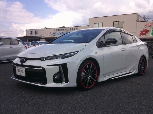 Toyota PRIUS PHV 2018 — фото автомобиля 1