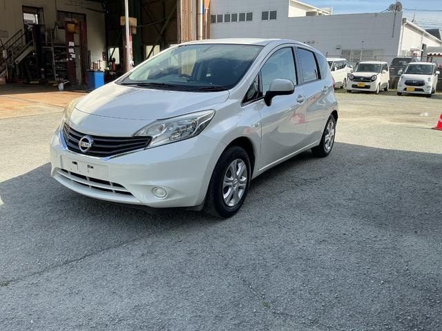 Nissan NOTE 2014 — фото автомобиля 1
