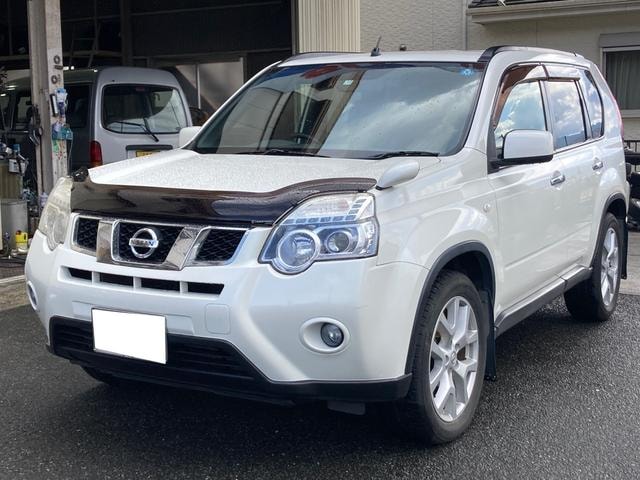 Nissan X-TRAIL 2011 — фото автомобиля 1