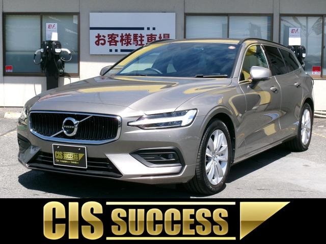 Volvo V60 2021 — фото автомобиля 1