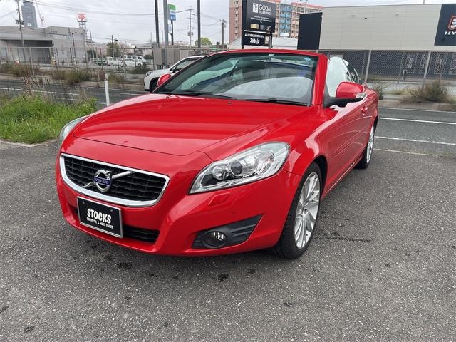 Volvo C70 2011 — фото автомобиля 1