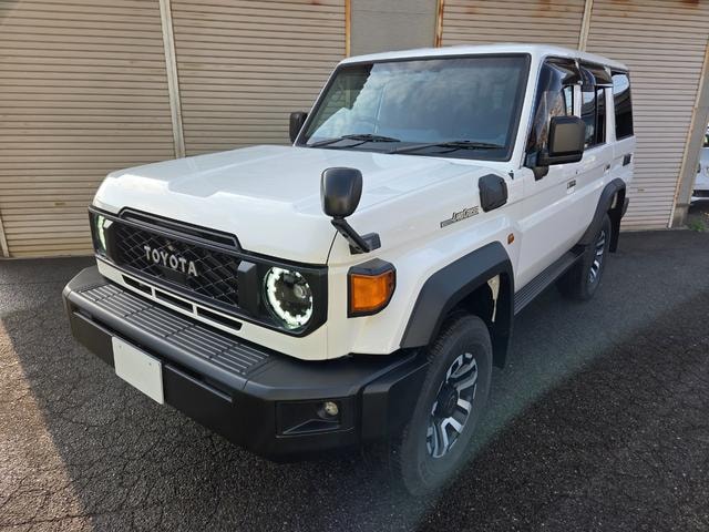 Toyota LAND CRUISER 70 2025 — фото автомобиля
