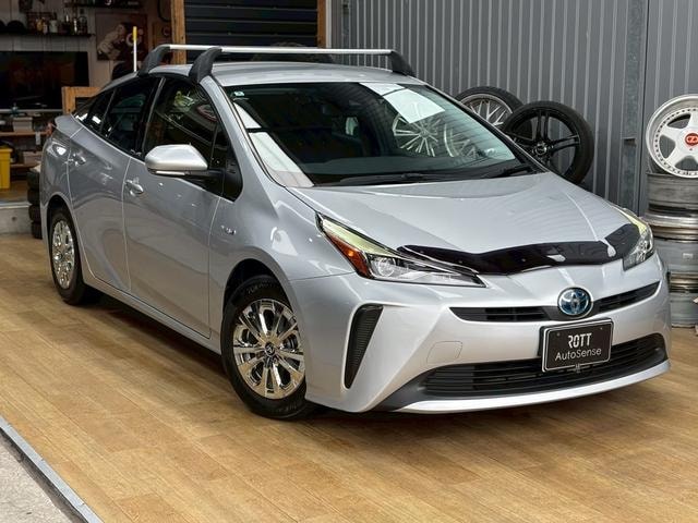 Toyota PRIUS 2019 — фото автомобиля 1