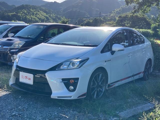 Toyota PRIUS 2012 — фото автомобиля 1
