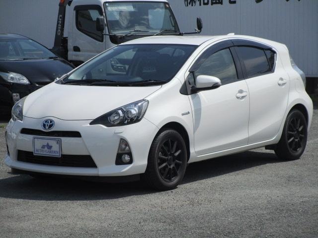 Toyota AQUA 2014 — фото автомобиля 1