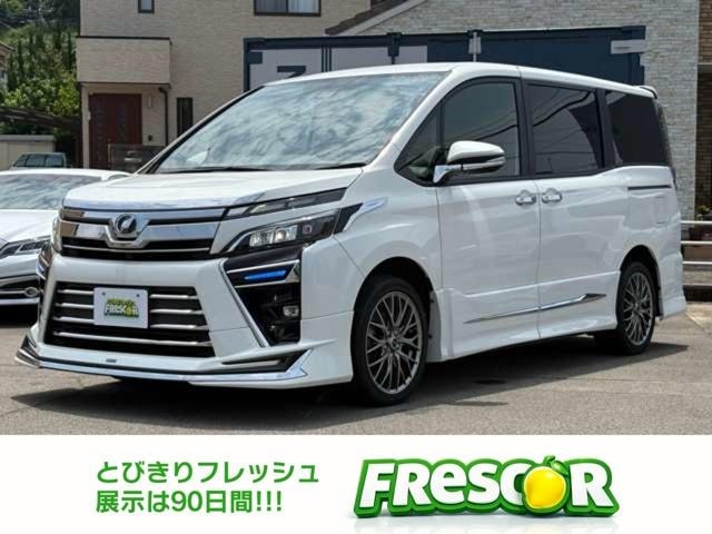 Toyota VOXY 2017 — фото автомобиля 1