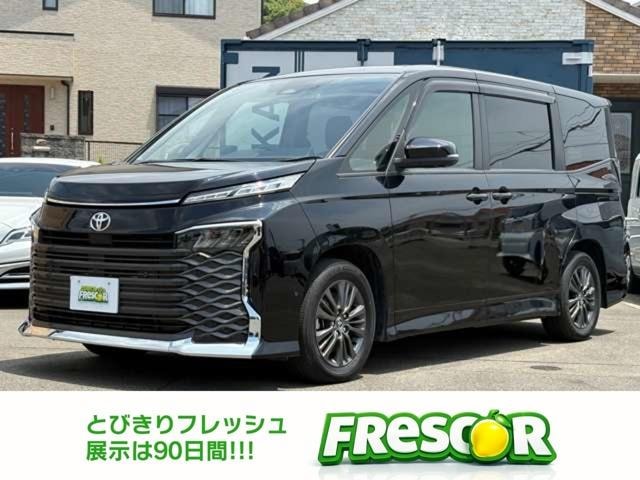 Toyota VOXY 2022 — фото автомобиля 1