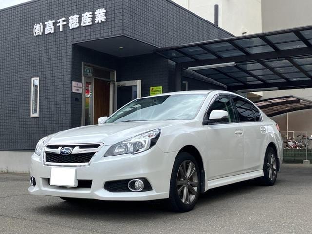 Subaru LEGACY B4 2013 — фото автомобиля 1