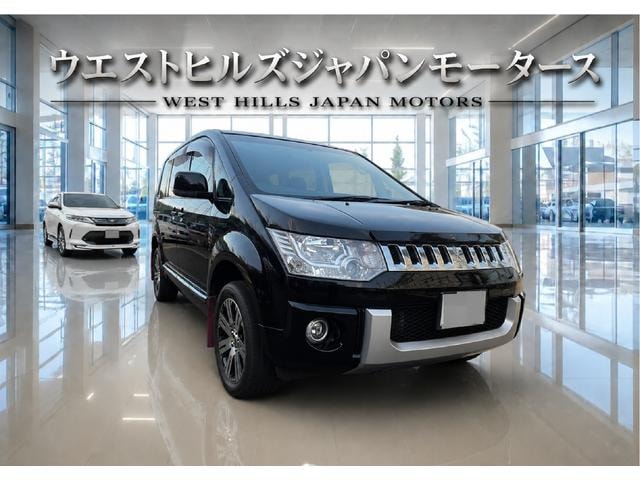 Mitsubishi DELICA D:5 2014 — фото автомобиля 1