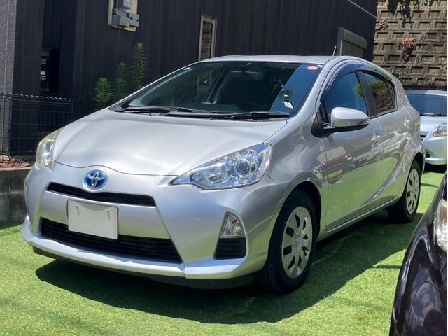 Toyota AQUA 2012 — фото автомобиля 1