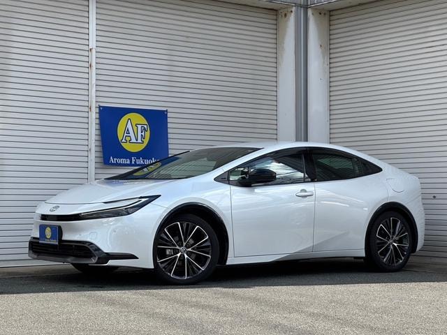 Toyota PRIUS 2024 — фото автомобиля 1