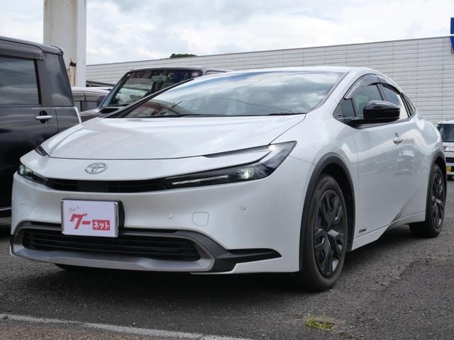 Toyota PRIUS 2023 — фото автомобиля 1