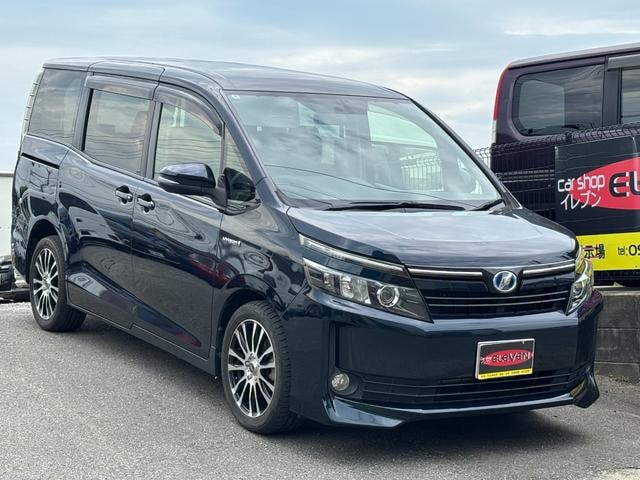 Toyota VOXY 2014 — фото автомобиля 1