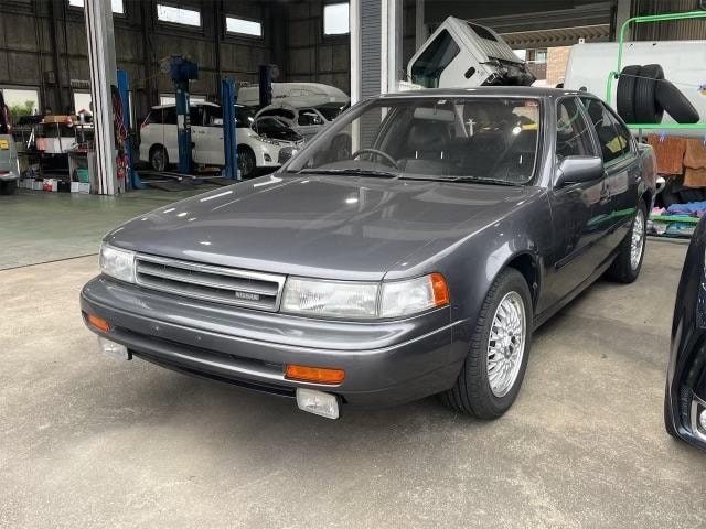 Nissan MAXIMA 1990 — фото автомобиля 1