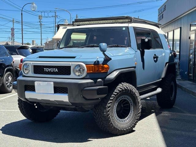 Toyota FJ CRUISER 2014 — фото автомобиля 1