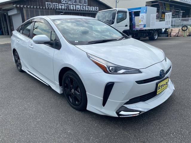 Toyota PRIUS 2020 — фото автомобиля 1