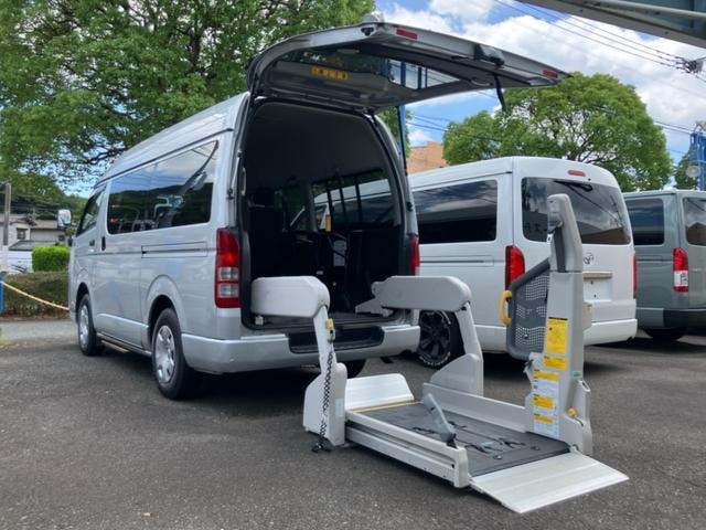 Toyota HIACE VAN 2012 — фото автомобиля 1