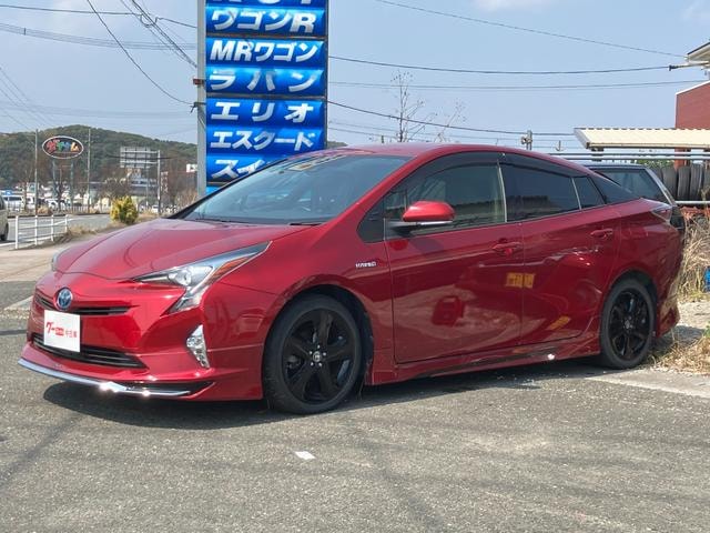 Toyota PRIUS 2016 — фото автомобиля