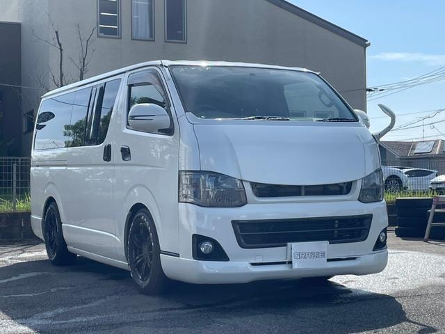 Toyota HIACE VAN 2010 — фото автомобиля 1