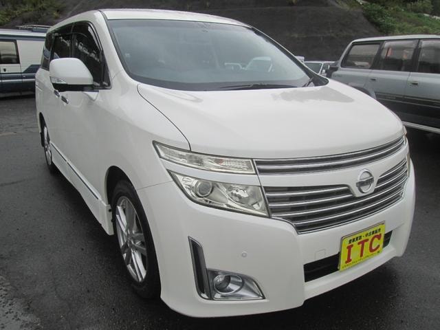 Nissan ELGRAND 2011 — фото автомобиля