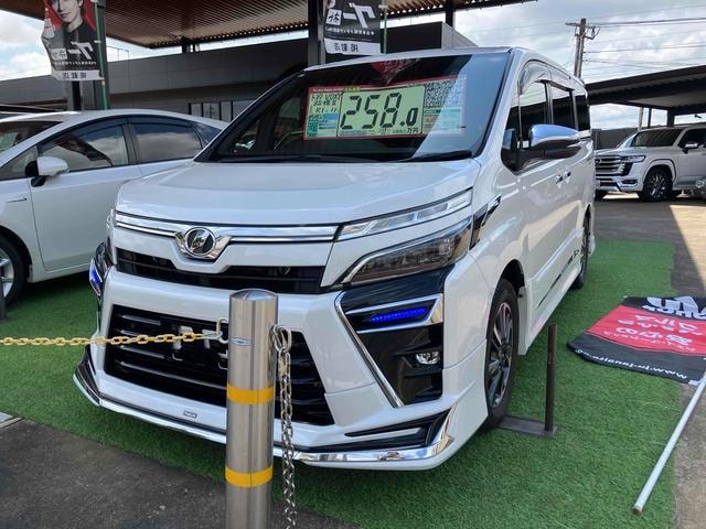Toyota VOXY 2019 — фото автомобиля 1