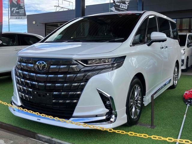 Toyota ALPHARD 2026 — фото автомобиля
