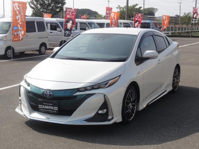 Toyota PRIUS PHV 2017 — фото автомобиля