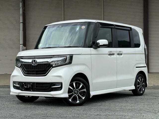 Honda N-BOX CUSTOM 2018 — фото автомобиля 1