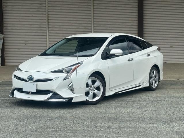 Toyota PRIUS 2016 — фото автомобиля 1