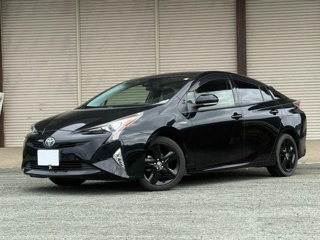Toyota PRIUS 2016 — фото автомобиля 1