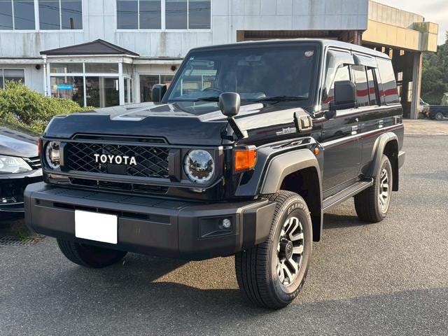 Toyota LAND CRUISER 70 2025 — фото автомобиля