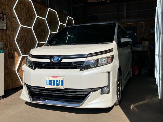 Toyota VOXY 2014 — фото автомобиля 1