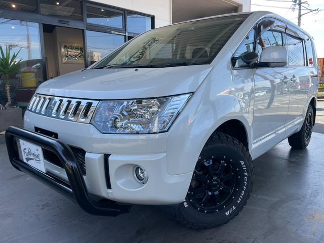 Mitsubishi DELICA D:5 2013 — фото автомобиля