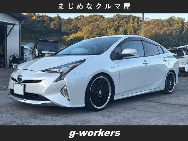 Toyota PRIUS 2016 — фото автомобиля 1