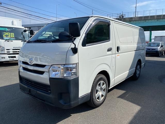 Toyota HIACE VAN 2017 — фото автомобиля 1